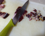 Foto del paso 1 de la receta: Macarrones a la ibérica con tirabeques