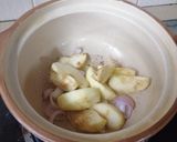 Gambar langkah 4 resipi Sup Epal Dan Ayam.