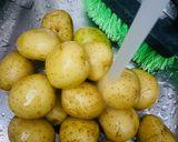 Foto del paso 1 de la receta: PAPINES A LA MEXICANA 🥔🥗🥔🥗🥔