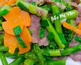 Hình bước làm 5 của món Măng tây,cà rốt và bông cải xanh xào thịt bò