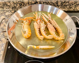 Foto del paso 4 de la receta: Arroz con marisco y manzanilla