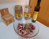 Foto del paso 1 de la receta Chuletas de cordero mallorquín fritas con ajos, laurel, oliva virgen