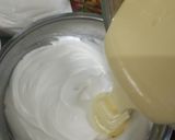 Foto langkah ke 5 dari resep Bolu Hongkong keju.