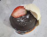 Foto langkah ke 7 dari resep Molten Lava Cake Gluten Free.