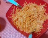 Foto del paso 4 de la receta: Medallón de pollo con tortilla y zanahoria rallada