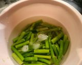 Foto langkah ke 2 dari resep Tumis Asparagus.