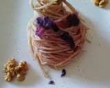 Foto del passaggio 5 della ricetta Spaghetti con cavolo viola