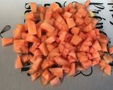Une image de l'étape 3 de Salade de pastèque, poires, melon et pêches de vigne.