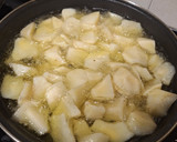Foto del paso 1 de la receta: Patatas con chorizo, jamón y huevo