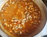 A picture of step 5 of Black eyed peas curry.