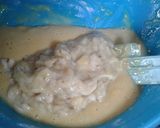 Foto langkah ke 4 dari resep Bolu pisang kukus.