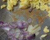 Foto langkah ke 1 dari resep Tumis Kol Timun Telur.