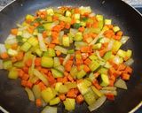 Foto del paso 1 de la receta: Garbanzos con verduras y tomate frito