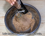 Foto langkah ke 2 dari resep Kue semprit wajan.