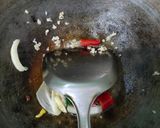 Foto langkah ke 2 dari resep Ayam Tumis Kecap Inggris.