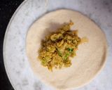 A picture of step 3 of Gobhi paratha.