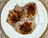 Foto del paso 2 de la receta: Filetes de atún con cebolla caramelizada y semillas de linaza