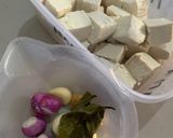 Foto langkah ke 1 dari resep Tahu Kuah Kuning.