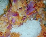 Foto langkah ke 2 dari resep Srondeng ayam dan tempe.