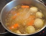 A picture of step 2 of Radish Leaf Soup.