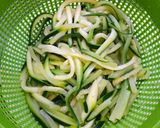 Foto del paso 3 de la receta: Espaguetis de calabacín