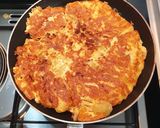 Une image de l'étape 6 de Tortilla de patatas authentique.