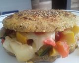 Foto del paso 12 de la receta: Arepa con chía y panela rellena de vegetales salteados... 🍯🍘🌽🧀🥗🥙🥗🧀🌽🍘🍯