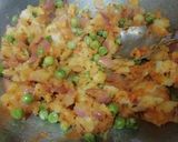A picture of step 4 of Sooji Kachori.