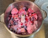 Φωτογραφία βήματος 1 της συνταγής Smoothie με καλοκαιρινά φρούτα
