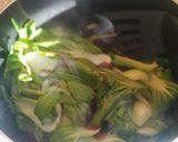 Hình bước làm 2 của món Bắp non xào cải thìa