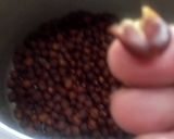 A picture of step 2 of Kala chana masala.