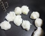 Foto langkah ke 6 dari resep Onigiri Mini Tower.