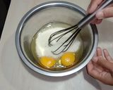 Foto langkah ke 2 dari resep Bolu kojo kukus 2 telur.