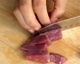 Hình bước làm 2 của món Bò wellington cho bé