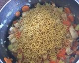 Foto del paso 4 de la receta: Pollo con fideos