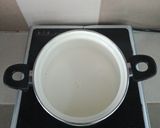 Hình bước làm 1 của món Pudding kem sữa hoa anh đào muối