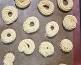 Foto del paso 4 de la receta: Galletitas de manteca (tipo danesas)