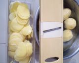 Foto langkah ke 2 dari resep Potato Chips (Keripik Kentang Renyah).