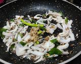 A picture of step 1 of Arisi upma (rice rava upma).