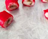 Foto langkah ke 5 dari resep Lemper Batik Merah Putih.