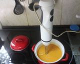 Foto del paso 4 de la receta Crema de calabaza con cuajo, guisantes y piñones