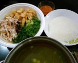Foto langkah ke 5 dari resep Bubur Ayam Kuah Kuning.