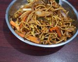 A picture of step 2 of Veg chowmein.