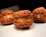 Foto del paso 3 de la receta: Alfajores de chocolate saludables. Con avena y dulce de leche