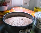 Foto langkah ke 5 dari resep Unbaked Chocolate Cheesecake.