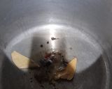A picture of step 2 of Black cumin Aloo ka pulao with chicken stock.