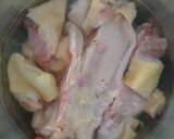 Hình bước làm 1 của món Khô gà lá chanh