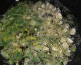 Foto del paso 1 de la receta: Arroz con pimentón rojo, cebollín y ajo