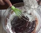 Foto langkah ke 5 dari resep Brownies Fudgy & Shiny Crust | tanpa mixer hanya 2 telur.