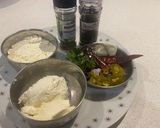 A picture of step 1 of Spicy spread cheese.